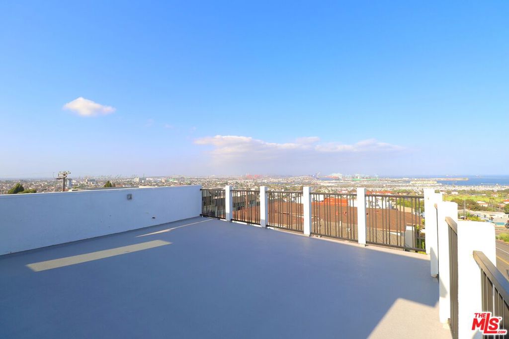 776 W 25th Street