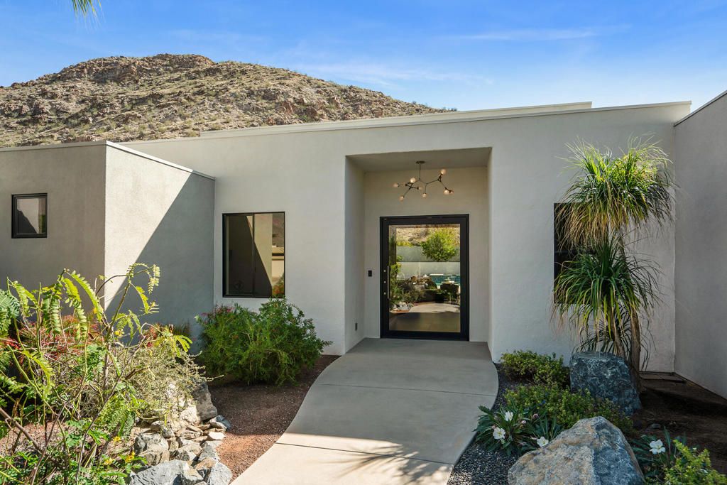 Photo of 3192 E Bogert Trail, Palm Springs, CA 92264 (MLS # 219137026PS)