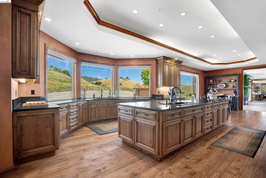 5885 Bruce Dr