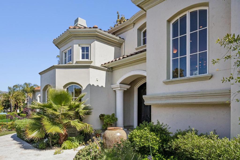 5698 La Seyne Place