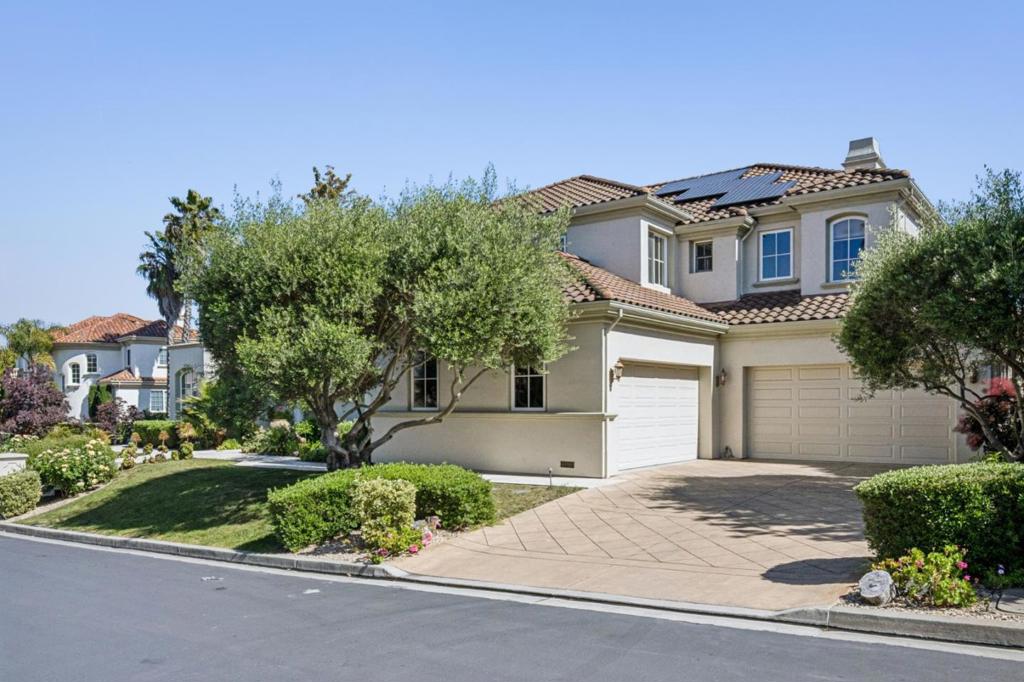 5698 La Seyne Place
