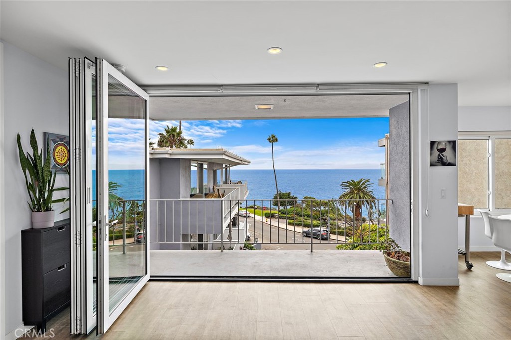 520 Cliff Drive 304