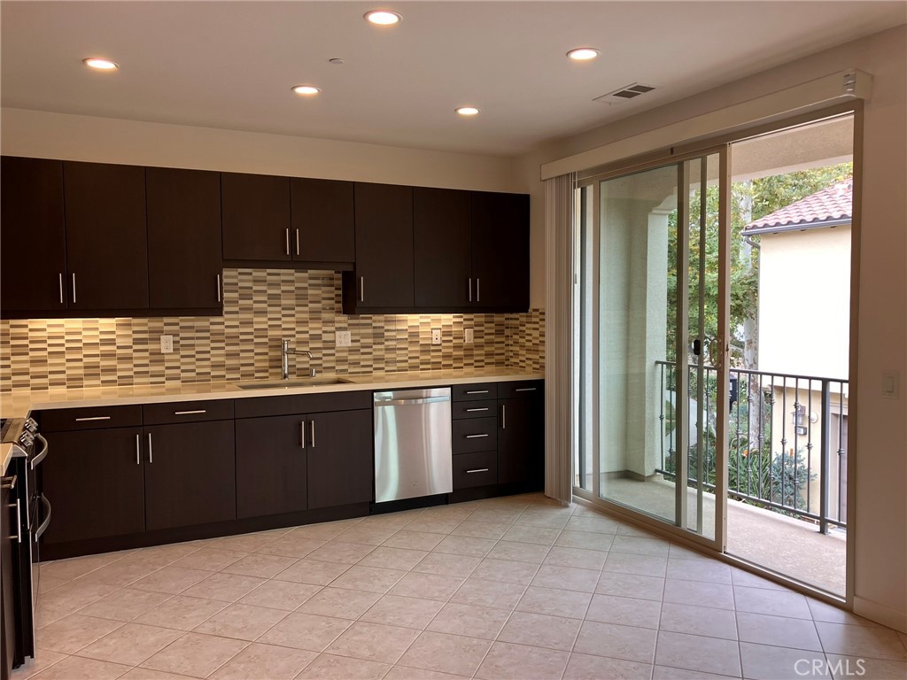 BROOKLAND (BKBRK) - Residential Lease