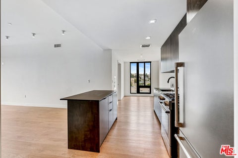 Photo of 10700 Tabor Street #522, Los Angeles, CA 90034 (MLS # 26904635)