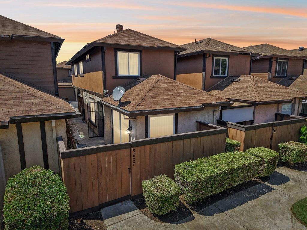 Lakeside - Residential