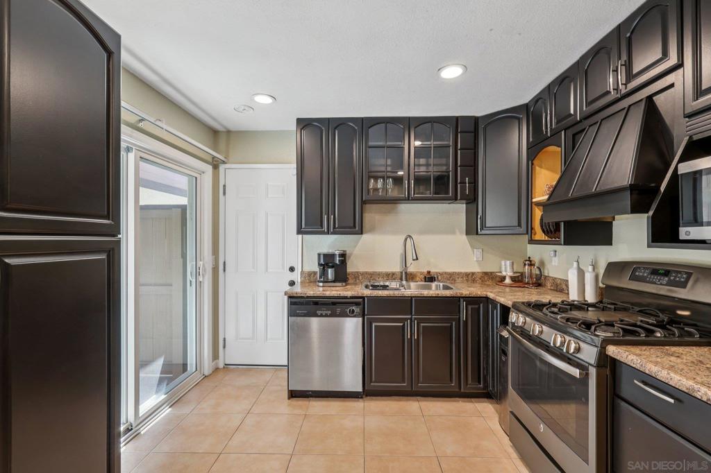 Lakeside - Residential