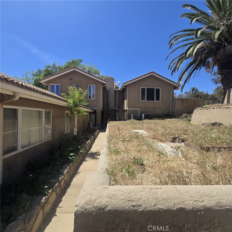 1015 Deercrest
