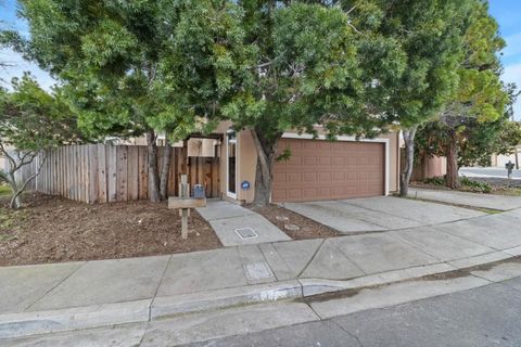Photo of 2757 Gamble Court, Hayward, CA 94542 (MLS # ML82031950)
