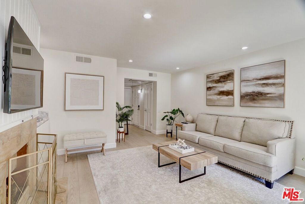 Photo of 2345 Roscomare Road #303, Los Angeles, CA 90077 (MLS # 25568353)
