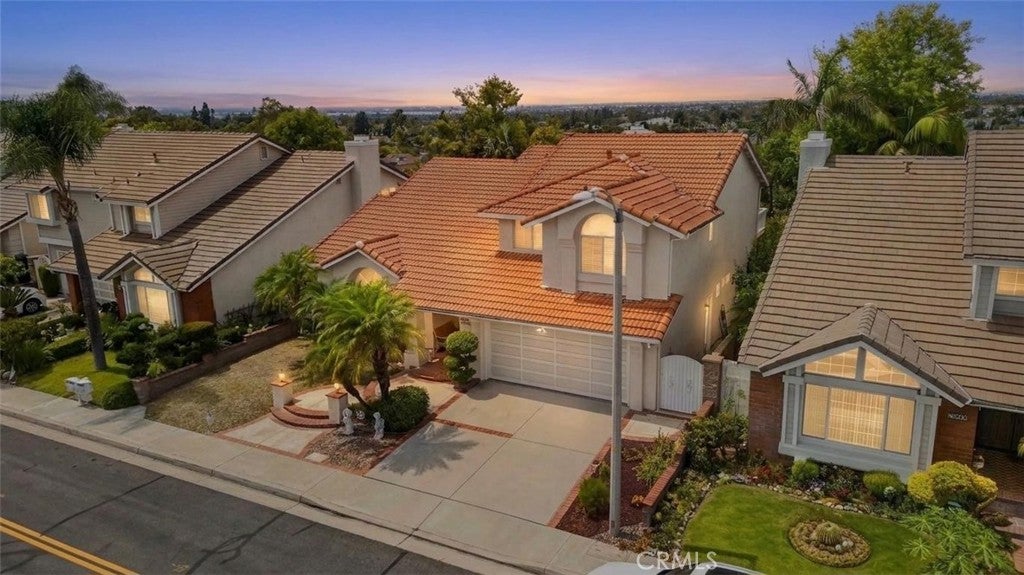 16027 Crestline