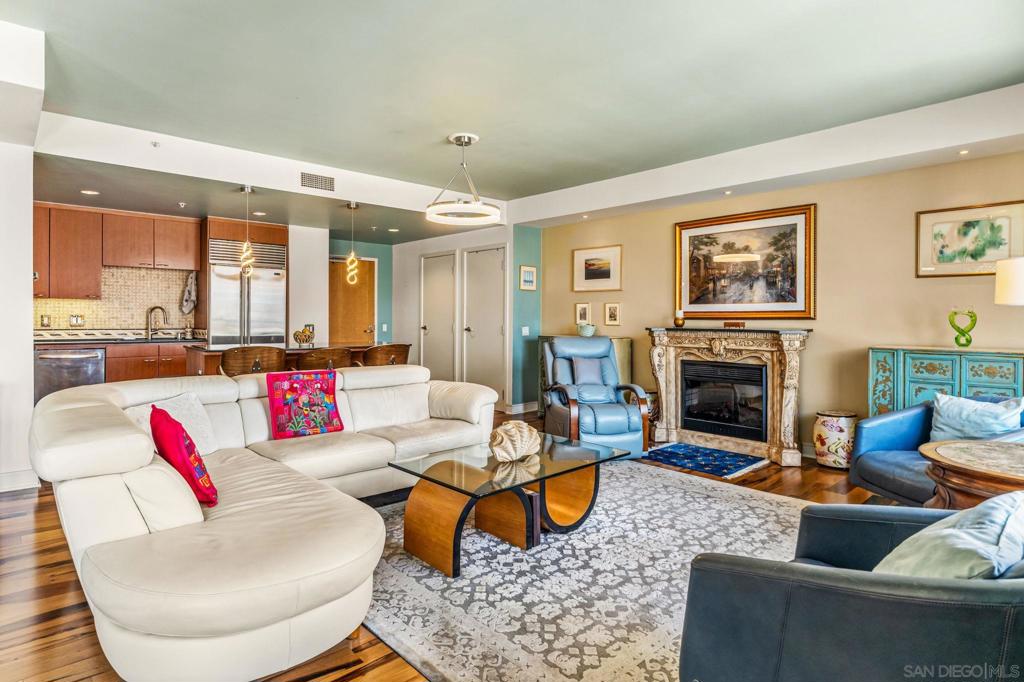 645 Front St 1604