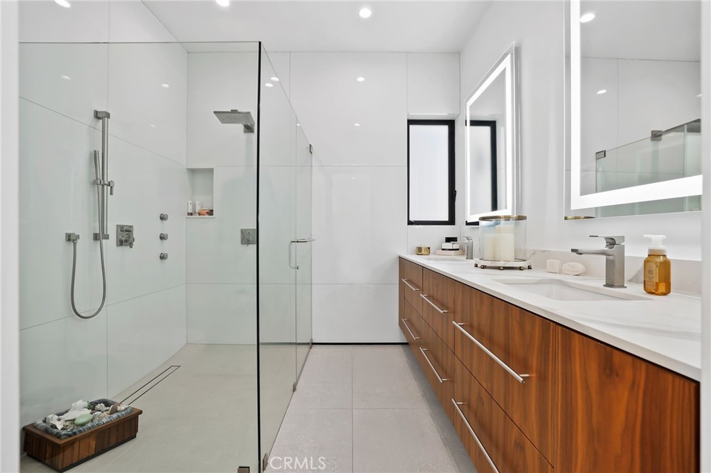 Huntington Seacliff (HSEA) - Residential