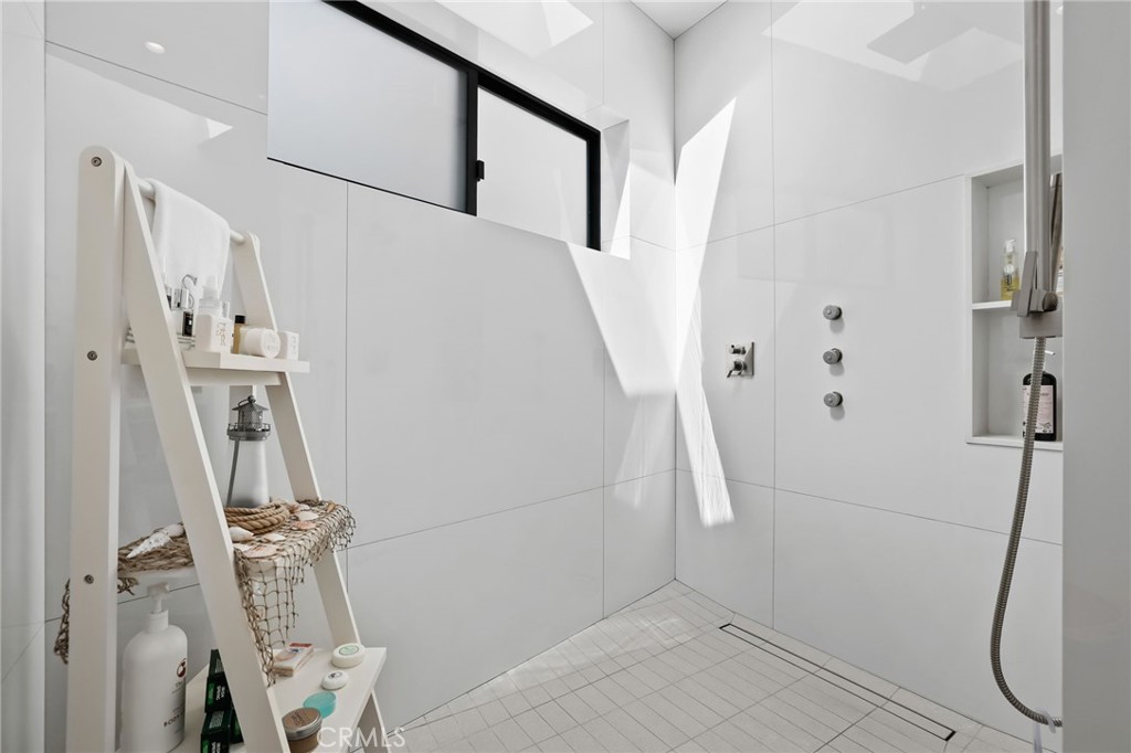 Huntington Seacliff (HSEA) - Residential