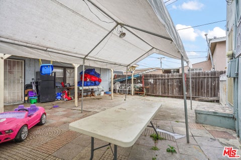 Tiny photo for 5837 4th Avenue, Los Angeles, CA 90043 (MLS # 26103055)