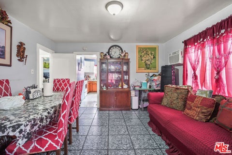 Tiny photo for 5837 4th Avenue, Los Angeles, CA 90043 (MLS # 26103055)