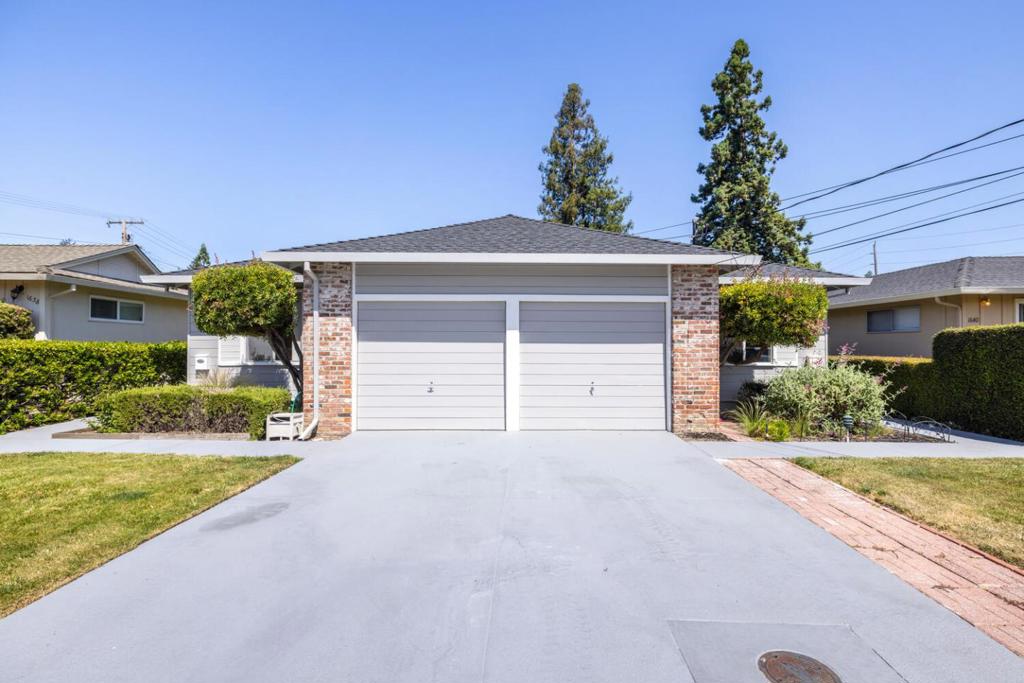 Live in one and rent out the other! Great Redwood City Duplex perfect for it's next owners. Two 2 bedroom 1 bath units with living room and dining and galley kitchen. Each unit has it's own private yard and it's own 1 car garage. Perfect for the investor or those just starting out.