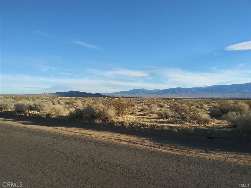 Views for Miles!
This 1 full acre of flat, buildable land is ready for your vision. Whether you're dreaming of building your custom home, a desert getaway, or a hobby farm, this property offers an excellent opportunity.
Located on a paved road with easy access, it’s perfect for those who love outdoor adventure—bring your sand toys! Just minutes from HOV areas and King of the Hammers, it's a prime spot for off-road enthusiasts.
Utilities to be confirmed by the buyer. Buyer to verify lot dimensions and zoning.
Come see it for yourself—this could be the spot you’ve been looking for!