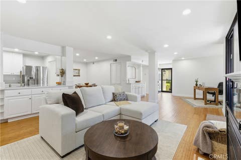 Photo of 2234 Martinique LN, Oxnard, CA 93035 (MLS # SR26145169)