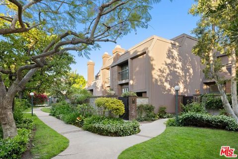 Photo of 4415 Alla Road #2, Marina Del Rey, CA 90292 (MLS # 26792131)