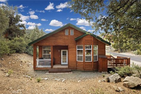 Photo of 2105 Zermatt Drive, Pine Mountain Club, CA 93222 (MLS # SR25193973)