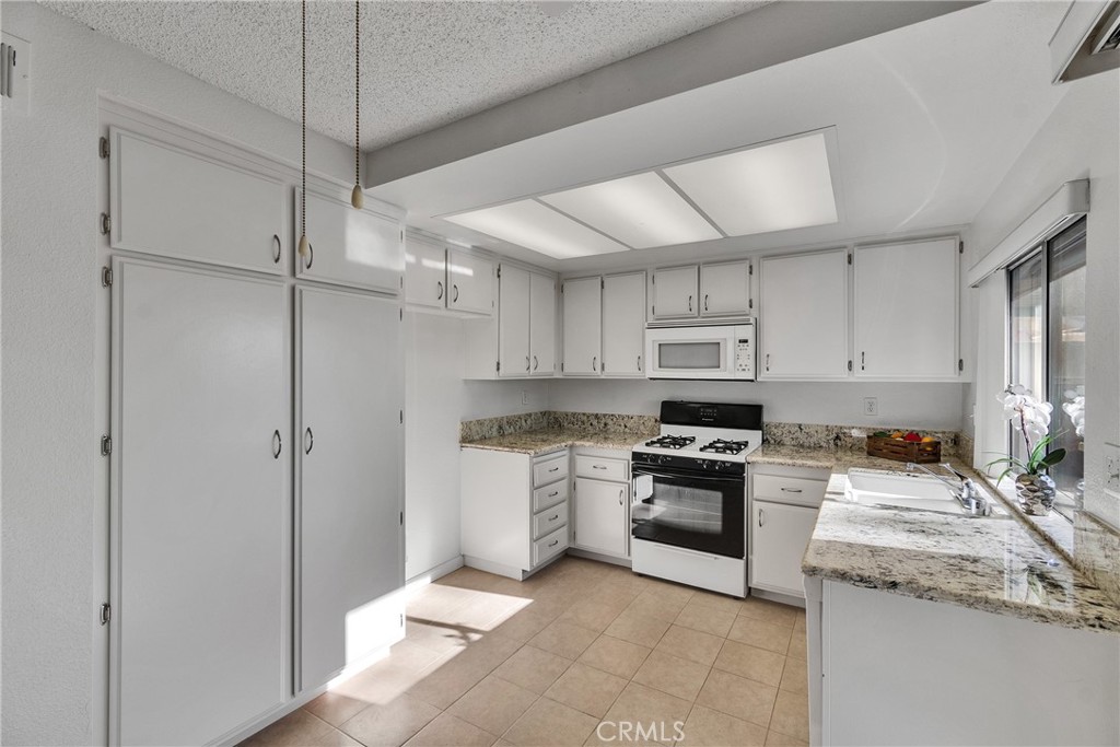 SUN LAKES COUNTRY CLUB - Residential