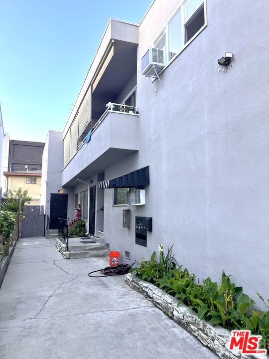 8616 Gregory Way