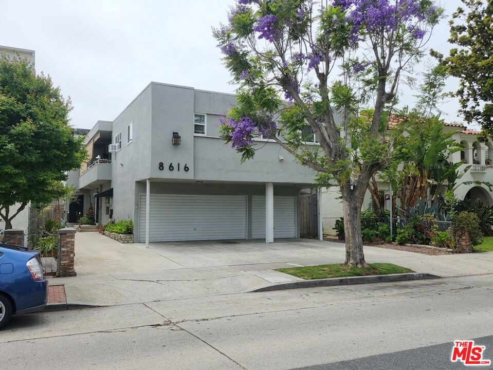 8616 Gregory Way