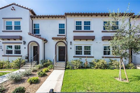 Photo of 6747 Pickering Ave #C, Whittier, CA 90601 (MLS # DW25249653) Photo of 6747 Pickering Ave #C, Whittier, CA 90601 (MLS # DW25249653)