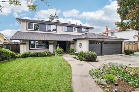Photo of 3113 Creekmore Way WAY, San Jose, CA 95148 (MLS # 41133583)
