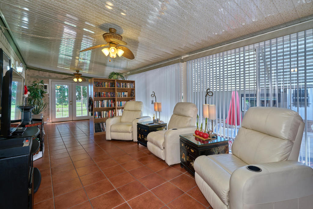 Tri Palm Estates - Manufactured In Park