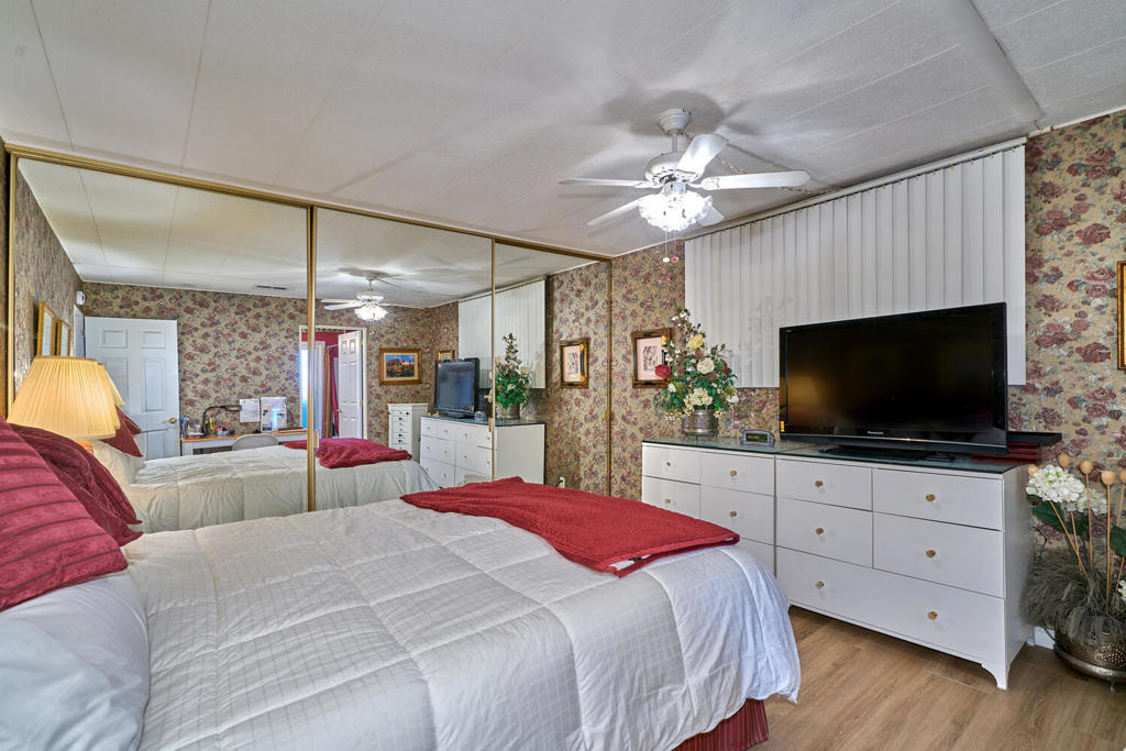 Tri Palm Estates - Manufactured In Park