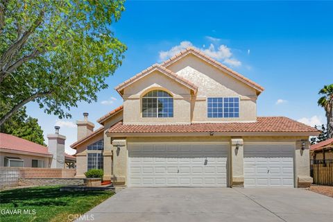 Photo of 44122 Radcliff Court Court, Lancaster, CA 93536 (MLS # SR26117530)