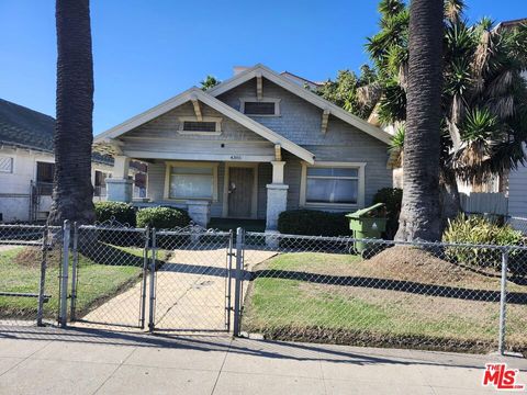 Photo of 4305 S Flower Street, Los Angeles, CA 90037 (MLS # 25623125)