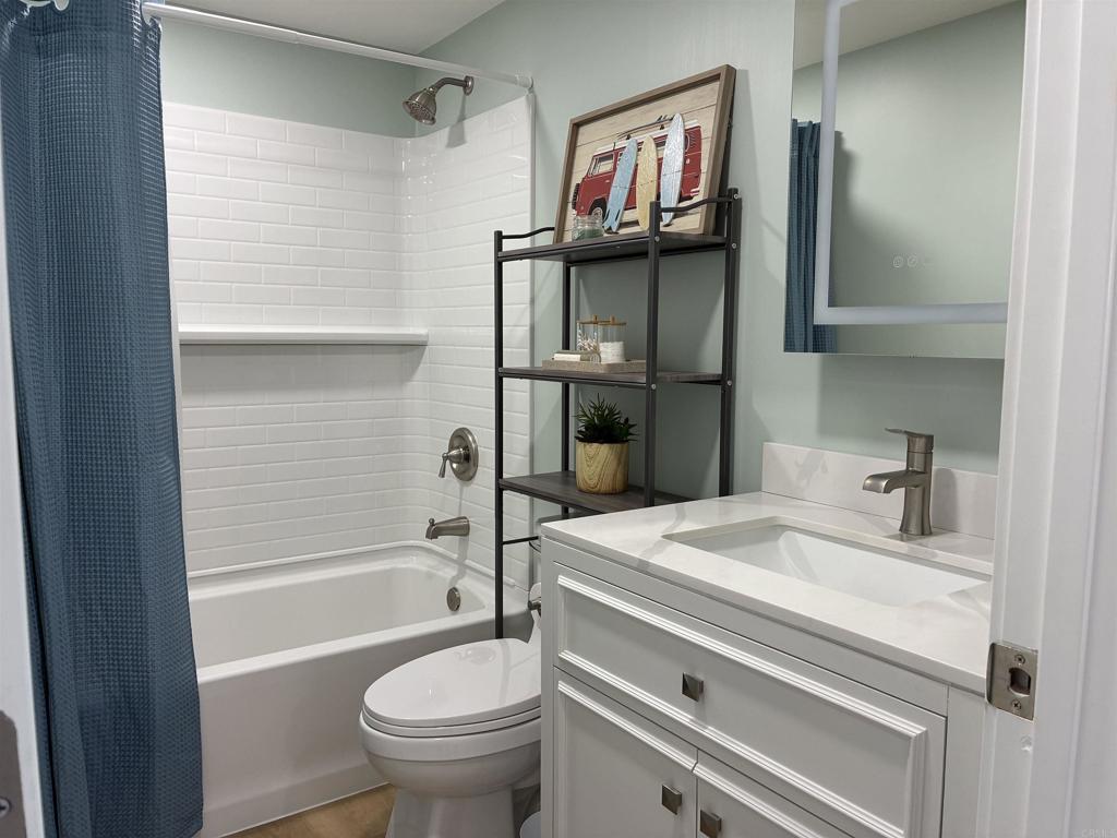 4660 N River Road 136