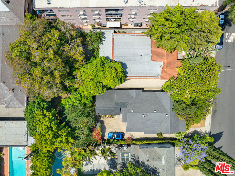 1229 N Olive Drive