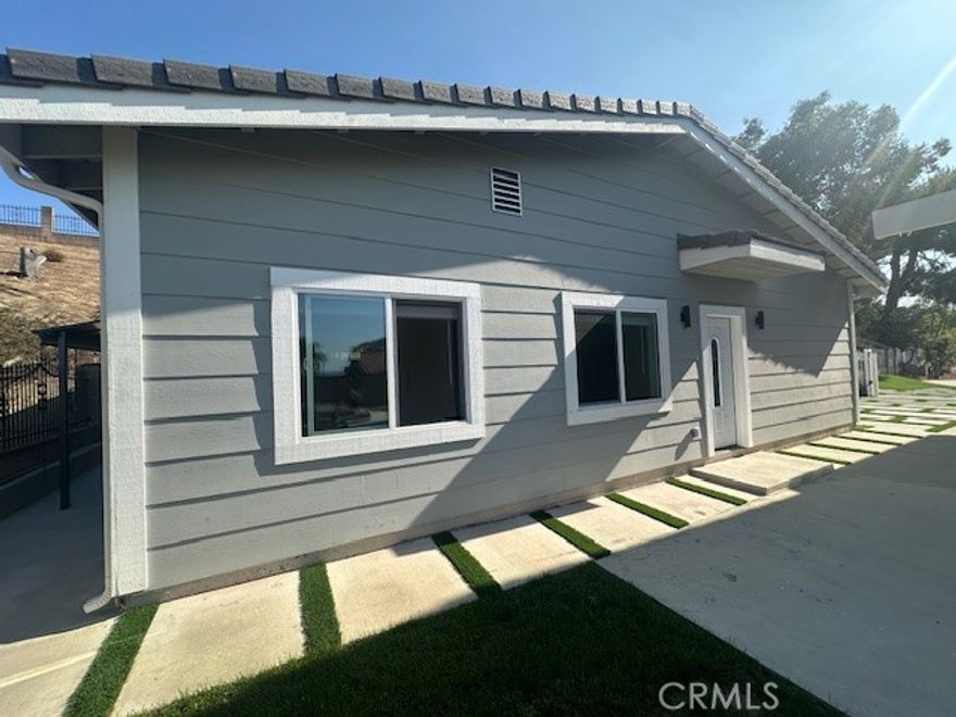 Truly one of a kind hillside home in the city of Diamond Bar. Enjoy your view as you sit on top of 1.06 acres of land in a highly sough after cul-de-sac residence, totally brand new home with today’s taste, 3 bedrooms and 2 full bathrooms, Easy 6 minute drive to the Diamond Bar Towne Center where you can find the local grocery store, restaurants, and gym. Quick access to the 60 and 57 freeways.