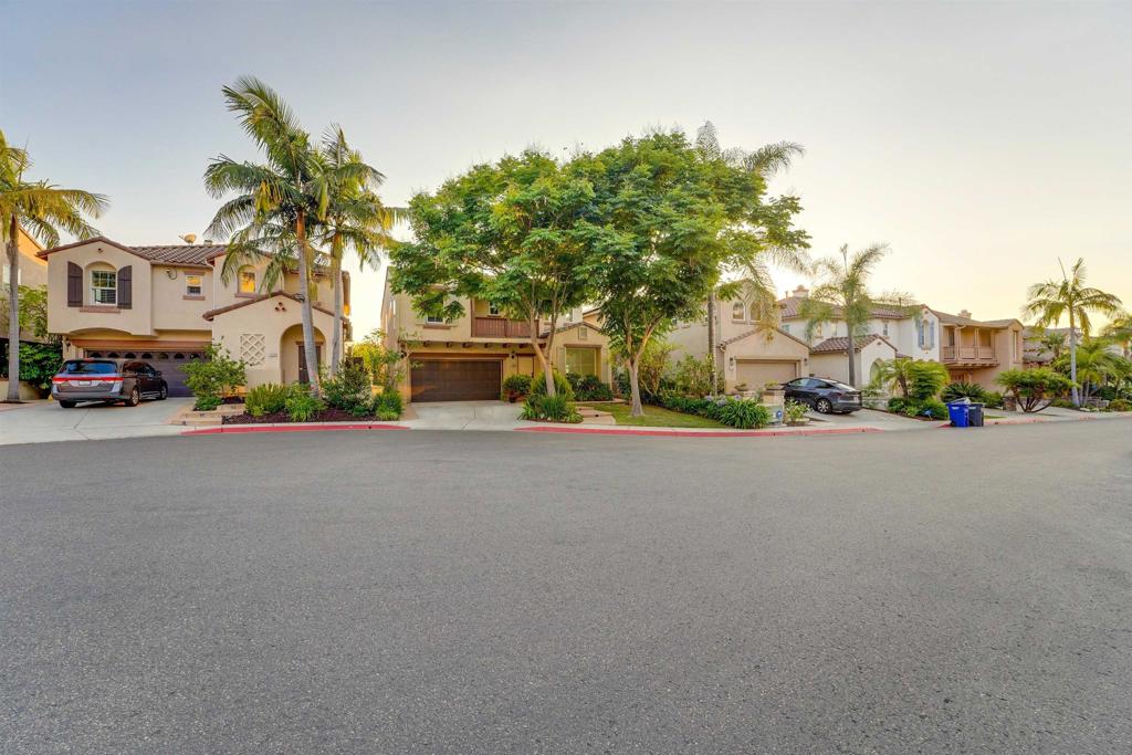 Rarely available SFR property in Presidio in Scripps Highland. Pan-O-Ramic View of city lights Completely renovated with all new appliances Cul-De-Sac location with additional public parking in the street. 4 Bedrooms, 2.5 Bathrooms, 2 Car Garage, 2318 SQFT. Attractive front yard, lots of flowers and grass. Private Backyard fully fenced, great for entertaining. Pan-O-Ramic View