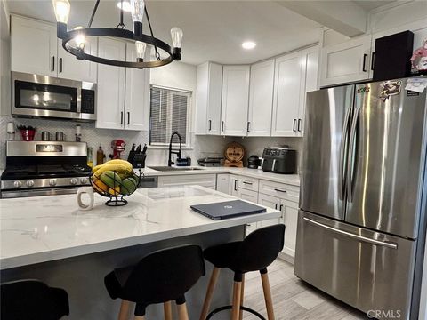 Photo of 250 Stephens Avenue, Riverside, CA 92501 (MLS # OC25198637) Photo of 250 Stephens Avenue, Riverside, CA 92501 (MLS # OC25198637)