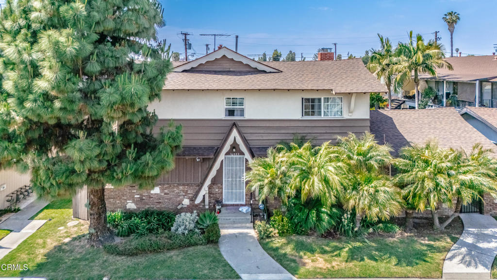 10525 Downey Avenue