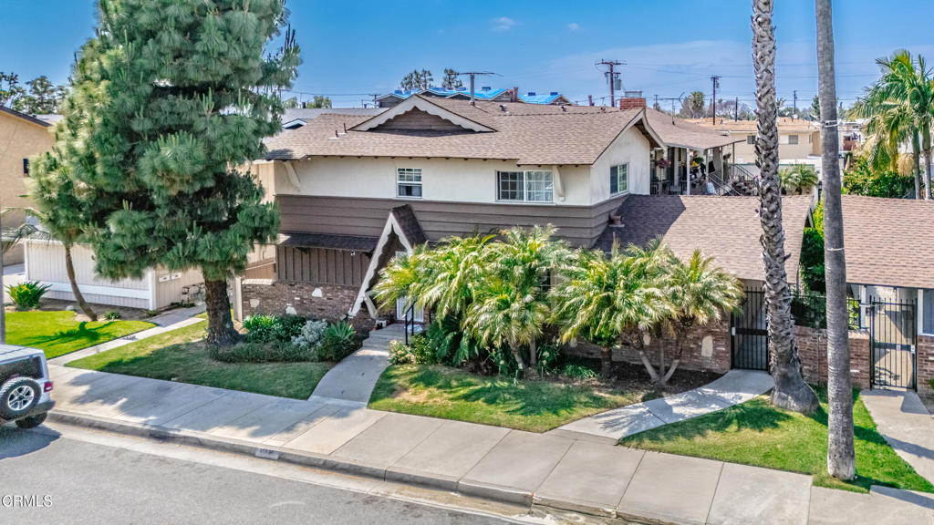 10525 Downey Avenue