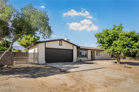 Photo of 13116 E East Avenue W10, Pearblossom, CA 93553 (MLS # SR26233507)