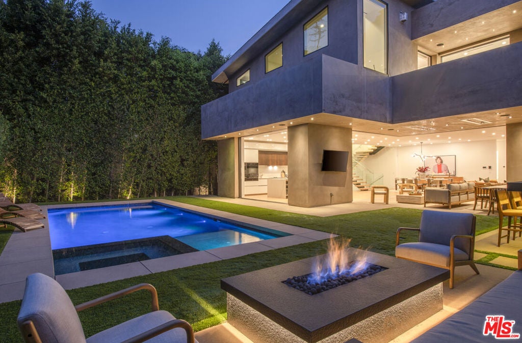 Photo of 1845 Coldwater Canyon Drive, Beverly Hills, CA 90210 (MLS # 26650969)