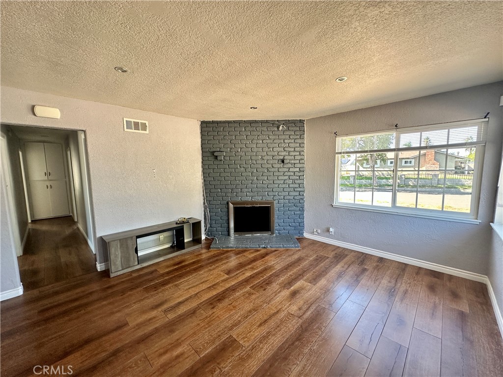 2495 Etiwanda ave