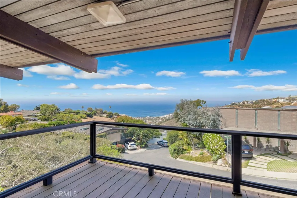 Laguna Beach, California 92651, United States, 4 Bedrooms Bedrooms, ,3 BathroomsBathrooms,Residential,Active,199995