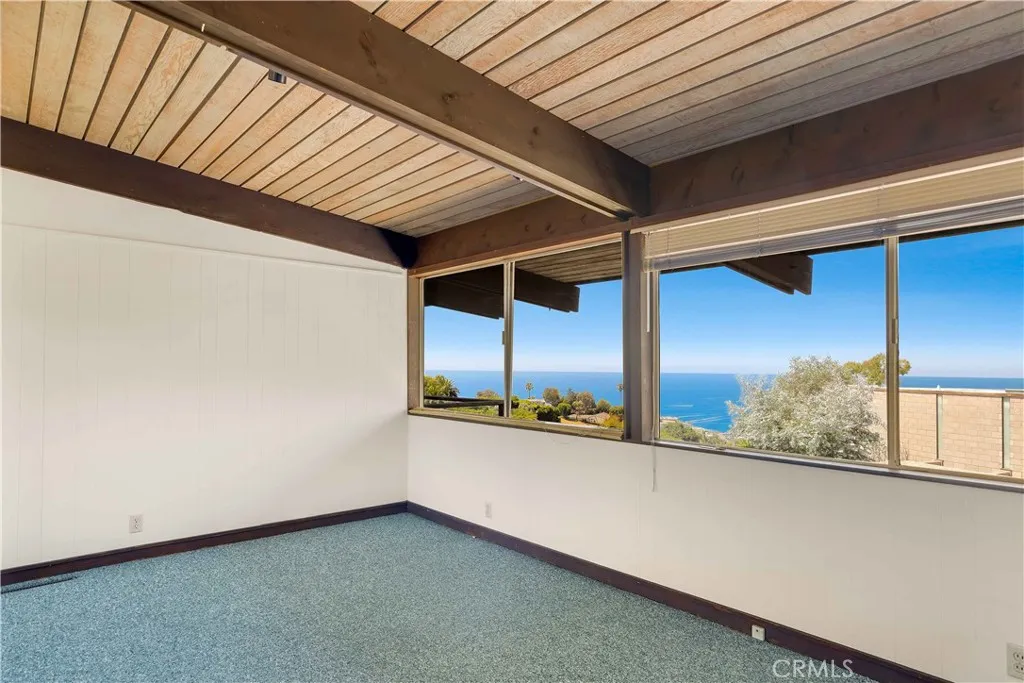 Laguna Beach, California 92651, United States, 4 Bedrooms Bedrooms, ,3 BathroomsBathrooms,Residential,Active,199995