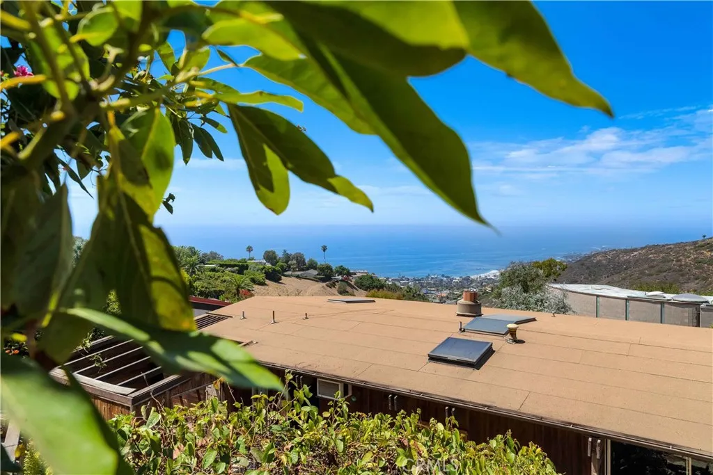 Laguna Beach, California 92651, United States, 4 Bedrooms Bedrooms, ,3 BathroomsBathrooms,Residential,Active,199995