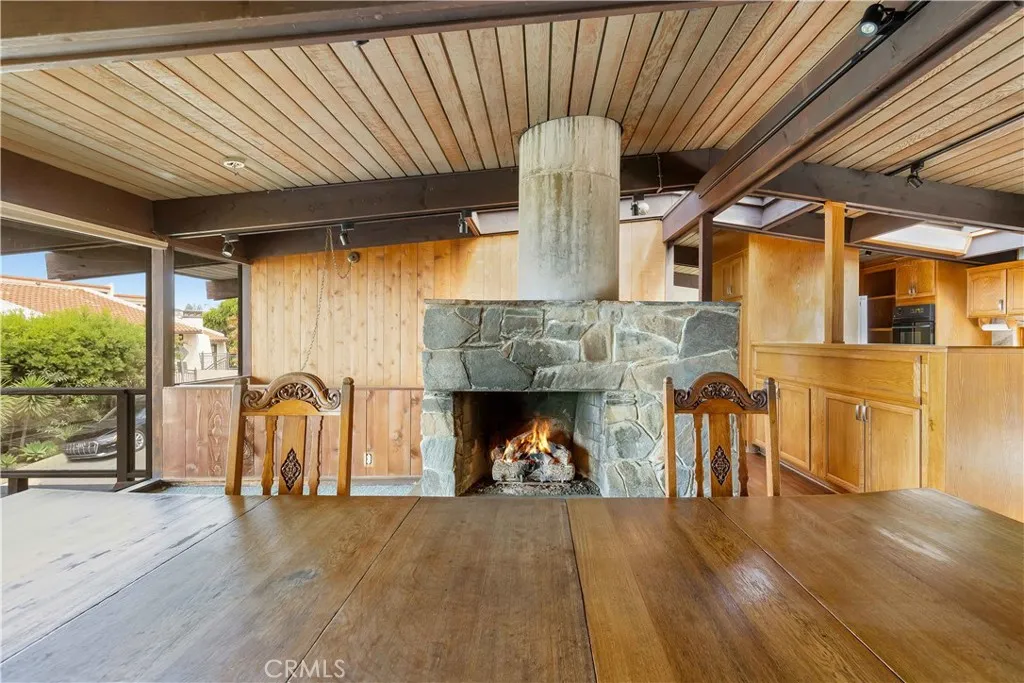 Laguna Beach, California 92651, United States, 4 Bedrooms Bedrooms, ,3 BathroomsBathrooms,Residential,Active,199995