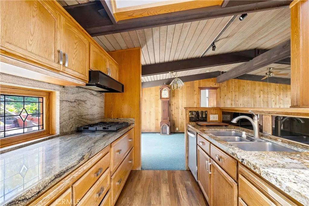 Laguna Beach, California 92651, United States, 4 Bedrooms Bedrooms, ,3 BathroomsBathrooms,Residential,Active,199995