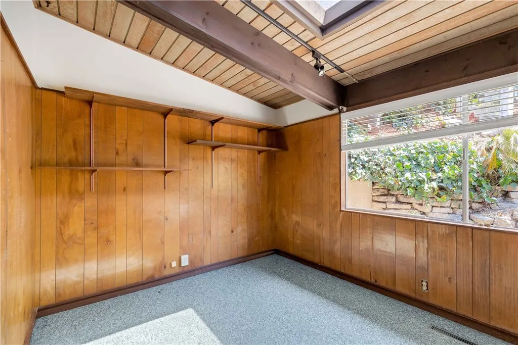 Laguna Beach, California 92651, United States, 4 Bedrooms Bedrooms, ,3 BathroomsBathrooms,Residential,Active,199995