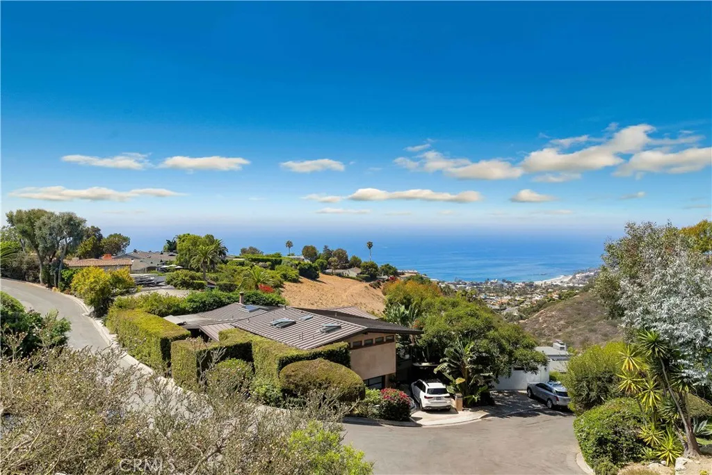 Laguna Beach, California 92651, United States, 4 Bedrooms Bedrooms, ,3 BathroomsBathrooms,Residential,Active,199995